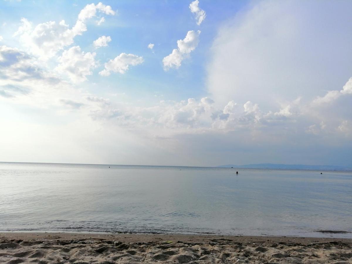 Peraía Perea Beach And Sea View Apartment מראה חיצוני תמונה